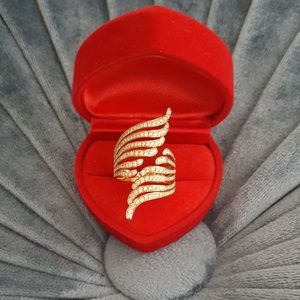 Ring Diamond1.25 c.t t.w Bypass in 18k gold